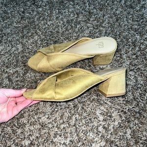 NEW Cabi Yellow Suede Twisted Chunky Heeled Sandals Size 7